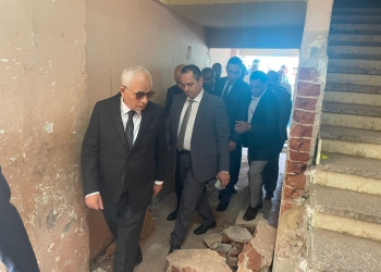 بعد سقوط السور.. وزير التربية والتعليم و محافظ الجيزة يتفقدان مدرسة المعتمدية بـ كرداسة