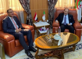 السفير المصري في الجزائر يلتقي وزير التربية الوطنية الجزائري 1