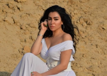 إطلالة فاتنة.. ميرهان حسين تُبهر جمهورها بين الصحراء والصخور بـ الفستان الأبيض 3