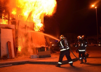 مصرع وإصابة 9 من رجال الشرطة أثناء إخماد حريق بالإسكندرية 5