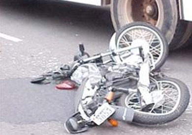 إصاضبة 3 مواطنين في حادث تصادم دراجتين ناريتين بـ الغربية