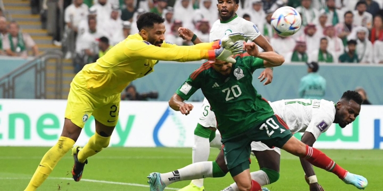 التعادل السلبي يخيم على الشوط الأول بين السعودية والمكسيك 1