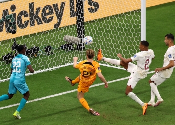 رسميًا.. تأهل هولندا إلي دور الـ16 بعد هزيمة قطر بثنائية 1