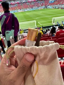 عاجل| توزيع مسك وعود على الجماهير قبل بداية مباراة قطر والإكوادور بـ كأس العالم 2