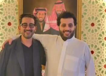 أحمد حلمي يعود للمسرح من جديد بعرض عالمي في موسم الرياض
