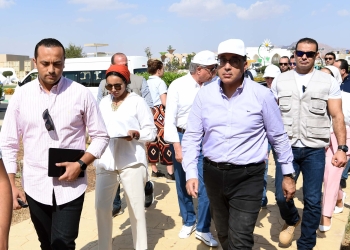 رئيس الوزراء يتفقد الممشى السياحي بشرم الشيخ