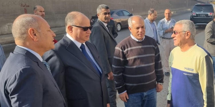 محافظ القاهرة يتفقد أعمال الإزالة الجارية لتعارضات توسعة طريق السويس 1