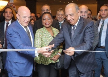 وزير قطاع الأعمال العام يفتتح معرض «Destination Africa 2022» للصناعات النسيجية