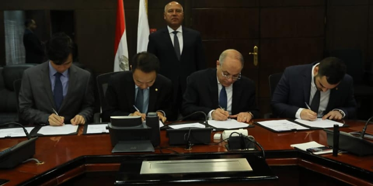 توقيع مذكرة تفاهم لإعداد خطة تشغيل المنطقة اللوجستية بميناء الإسكندرية