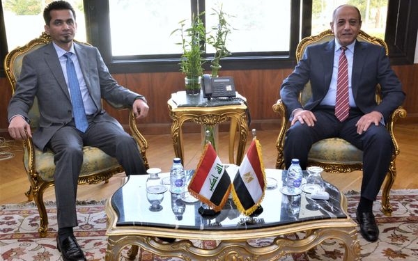 وزير الطيران يستقبل وزير النقل العراقي لتعزيز التعاون فى مجال النقل الجوي 1