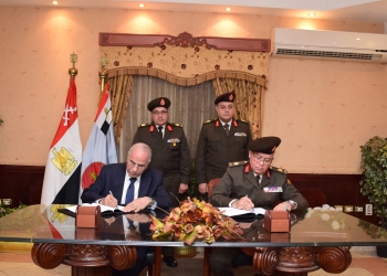 القوات المسلحة توقع عقد تعاون مشترك مع الشركة المصرية للأقمار الصناعية نايل سات 1