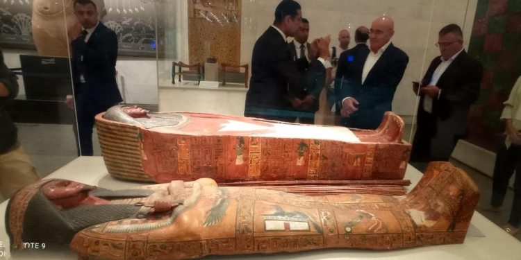رئيس أركان الجيش القبرصي يزور المتحف القومي للحضارة المصرية 1
