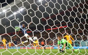 هولندا تسقط في فخ التعادل أمام الإكوادور بـ كأس العالم (فيديو) 3