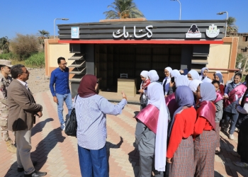30 طالبة من مدرسة «ناصر الإعدادية بنات» يتفقدن مشروعات حياة كريمة بـ سوهاج