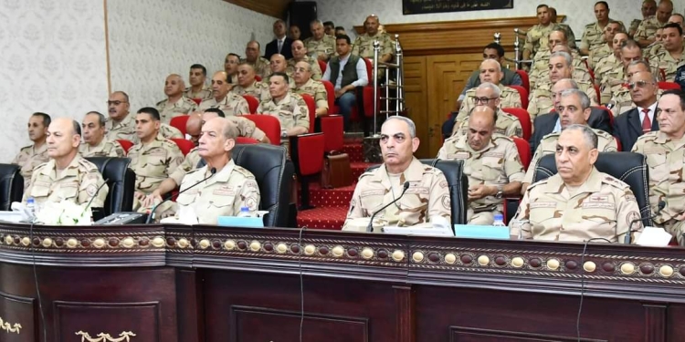 عاجل |وزير الدفاع يشهد المرحلة الرئيسية لمشروع مراكز القيادة التعبوى صمود - 2 1