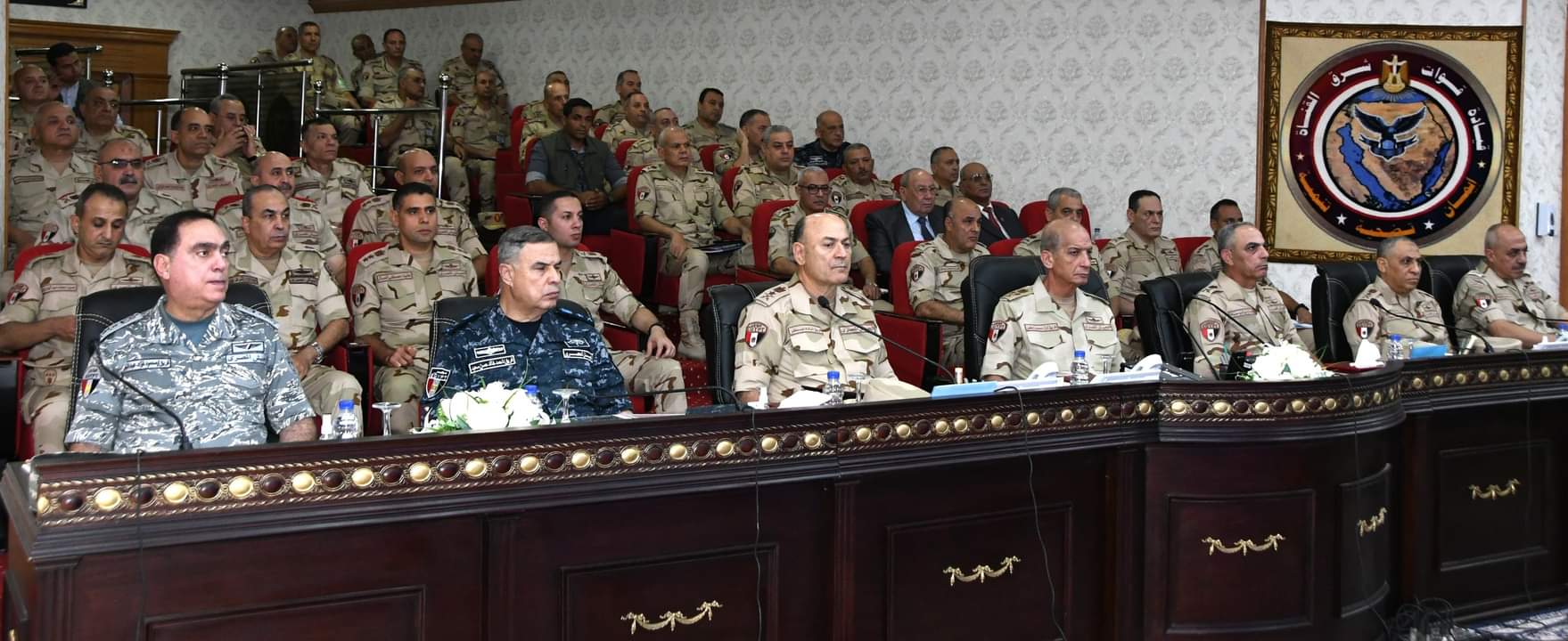 عاجل |وزير الدفاع يشهد المرحلة الرئيسية لمشروع مراكز القيادة التعبوى صمود - 2 3