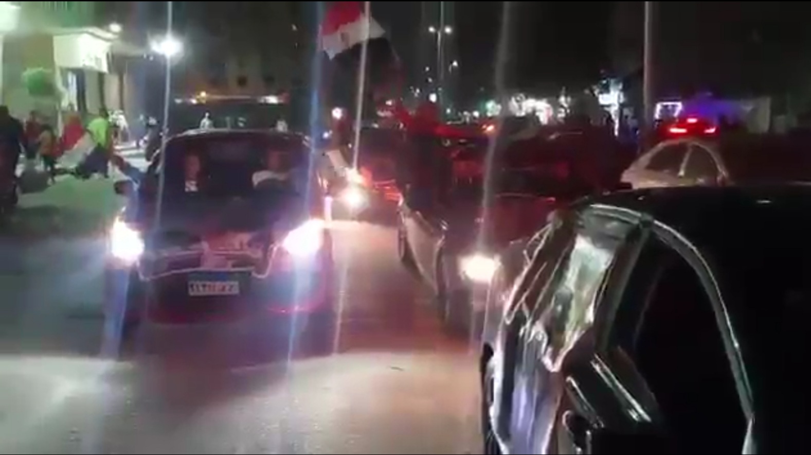 عاجل | شاهد .. مظاهرات حب وتأييد للرئيس السيسي في الميادين العامة 7