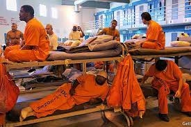 نيويورك تايمز تكشف عن كارثة داخل السجون الأمريكية: «مميتة» والضحايا بالعشرات 3
