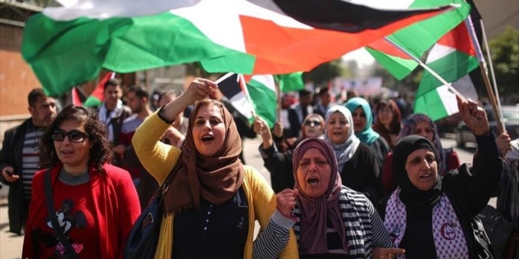 خبيرة قانونية: المرأة الفلسطينية تعاني من كل أنواع التمييز 1