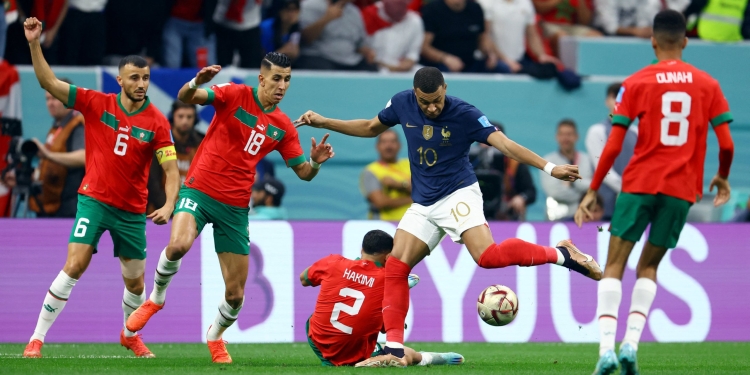 منتخب فرنسا يتقدم علي المغرب في الشوط الأول بـ هدف نظيف 1