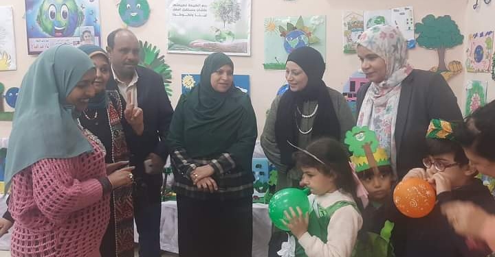 موجه عام رياض الأطفال بسوهاج تفتتح فعاليات مبادرة «إتحضر للأخضر» بـ صبري أبو حسين