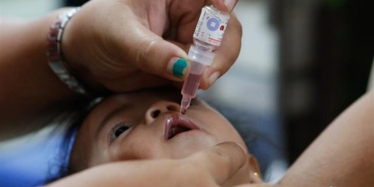 قبل ما تطعم ابنك.. 6 فئات ممنوعة من تطعيم شلل الأطفال