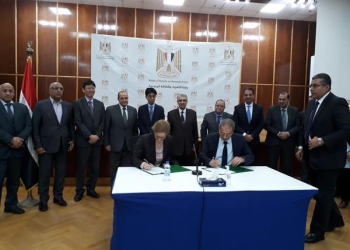 وزير الكهرباء يشهد توقيع عقد بين شركة سيمنس والشركة القابضة لكهرباء مصر 2