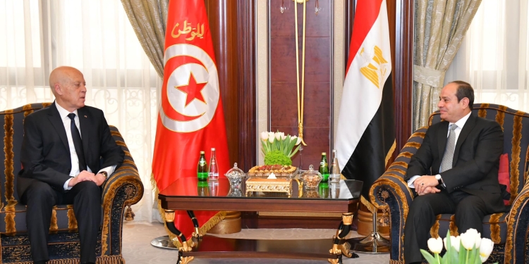 الرئيس التونسي لـ السيسي: نعتز بعلاقتنا الوثيقة مع مصر على المستويين الرسمي والشعبي