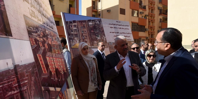 مدبولي يتفقد منطقة مساكن ناصر بالملاحة أحد مشروعات التطوير العمراني بـ السويس