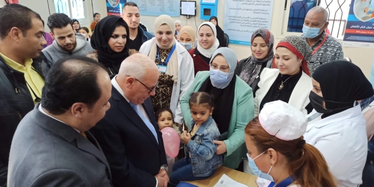 «هنطعم أكتر 101ألف طفل».. محافظ بورسعيد يدشن حملة التطعيم ضد شلل الأطفال