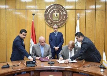 بروتوكول تعاون بين "القوى العاملة "و"مصر للطيران"