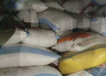 ضبط 94 طن أرز شعير ب 3 مخازن و3 أطنان من المبيدات الزراعية غير مصرح بتداولها في كفر الشيخ 4