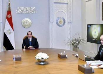 الرئيس السيسي يطلع على مشروعات الشركة العربية العالمية للبصريات 1
