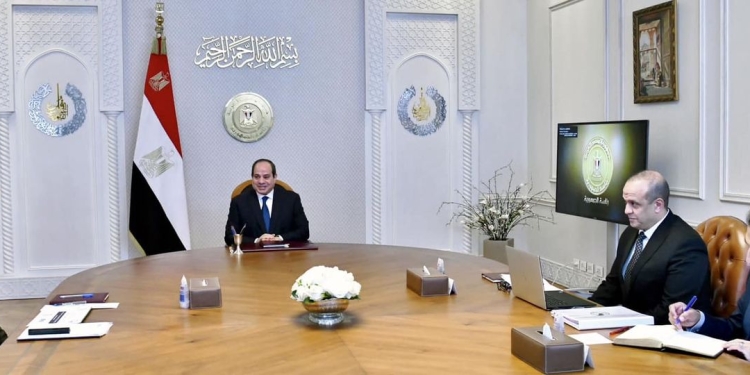 الرئيس السيسي يطلع على مشروعات الشركة العربية العالمية للبصريات 1