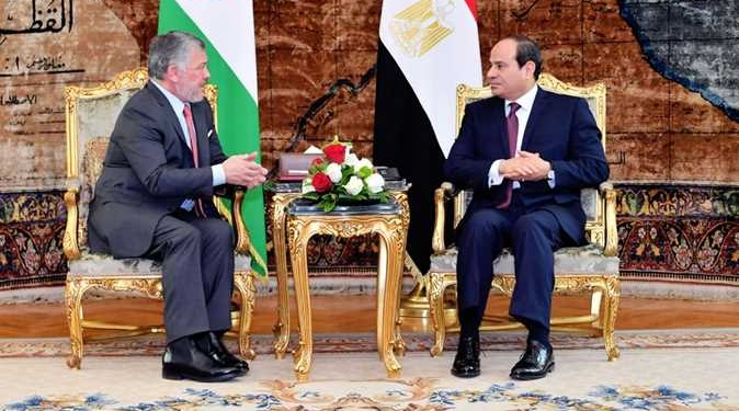 الرئيس السيسي يلتقي ملك الأردن على هامش مؤتمر بغداد 1