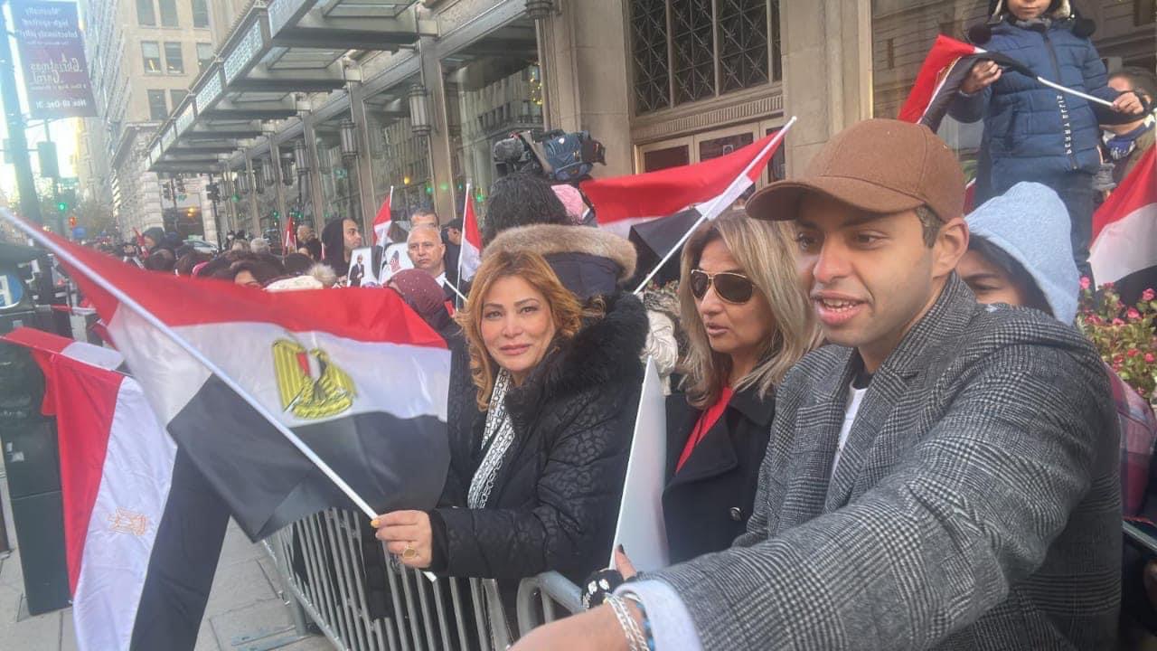 عاجل | شاهد بالصور استقبال الجالية المصرية بـ أمريكا لـ الرئيس السيسي 7