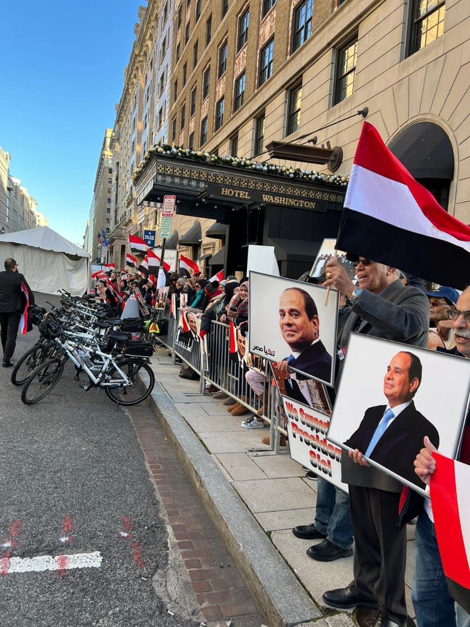 عاجل | شاهد بالصور استقبال الجالية المصرية بـ أمريكا لـ الرئيس السيسي 10