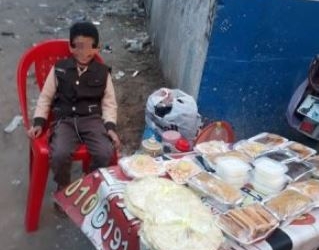 طفل بـ 100 راجل.. محافظ الدقهلية يقرر تقديم الدعم لـ أسرة طفل يبيع حلوى في الشارع 5