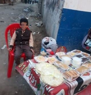 طفل بـ 100 راجل.. محافظ الدقهلية يقرر تقديم الدعم لـ أسرة طفل يبيع حلوى في الشارع 1