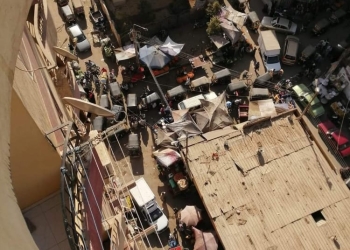 العشوائية وبلطجية التكاتك يسيطرون على شوارع مدينة البلينا بسوهاج