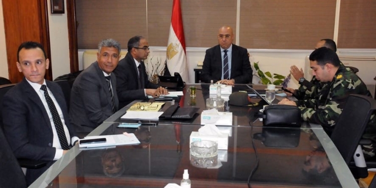 وزير الإسكان يتابع موقف منظومة الصرف الصحي بـ الإسكندرية