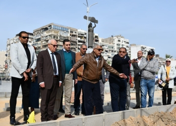 محافظ بورسعيد يتفقد سير أعمال تطوير المرحلة الأولى من الممشى السياحي