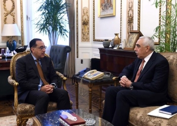 رئيس الوزراء يلتقي سفير جمهورية العراق لدى مصر