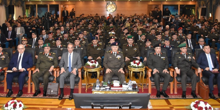  رئيس أركان حرب القوات المسلحة يشهد مناقشة البحث الرئيسي لأكاديمية ناصر العسكرية للدراسات العليا