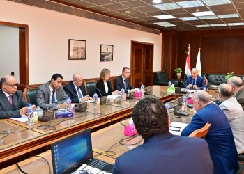 وزير الري يلتقي السفير الألماني بالقاهرة لبحث التعاون بين البلدين