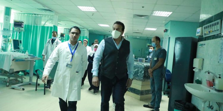 جولة مفاجئة.. وزير الصحة يتفقد عدد من المستشفيات بالجيزة 1