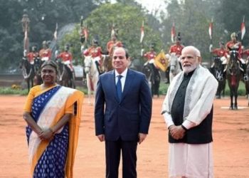 السيسي يلتقي رئيسة جمهورية الهند في قصر راشتراباتي بهافان