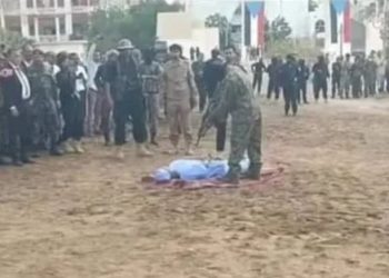 تنفيذ حكم الإعدام بحق مغتصب وقاتل طفلة في ساحة باليمن (صور) 3