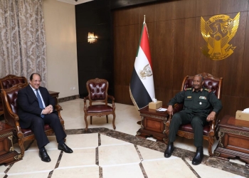 اللواء عباس كامل ينقل رسالة رسالة شفهية من السيسي إلى رئيس السيادة السوداني 1