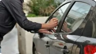 ضبط شخص بالقاهرة تخصص في سرقة السيارات بأسلوب "المفتاح المصطنع"